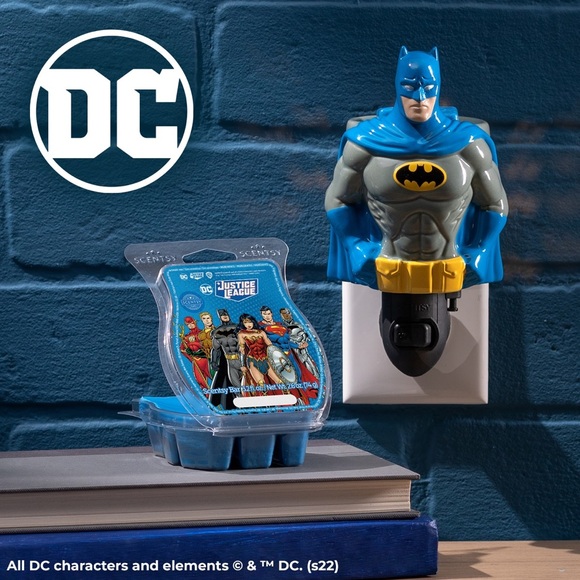 🦇 NIB Scentsy Batman Mini Warmer w/ Wax Melts 🦇 - Picture 1 of 4